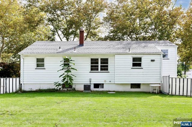 429 Polly Ann Terrace, Paramus, NJ 07652