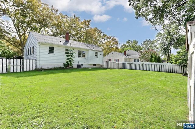 429 Polly Ann Terrace, Paramus, NJ 07652