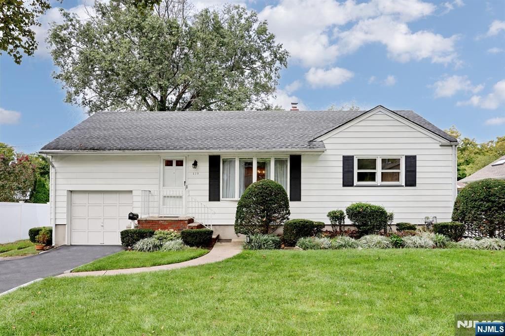 429 Polly Ann Terrace, Paramus, NJ 07652