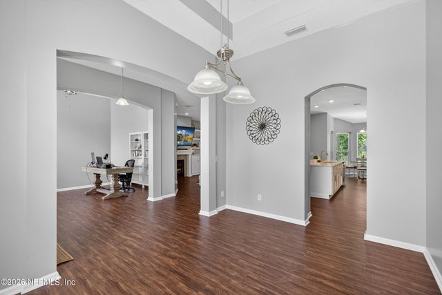 885 CORSICA Lane, Jacksonville, FL 32218