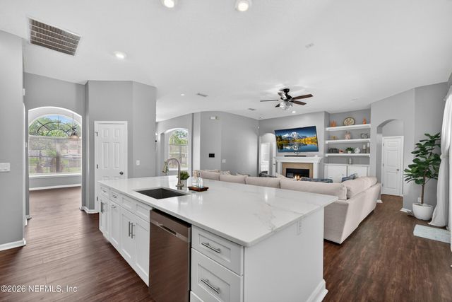 885 CORSICA Lane, Jacksonville, FL 32218