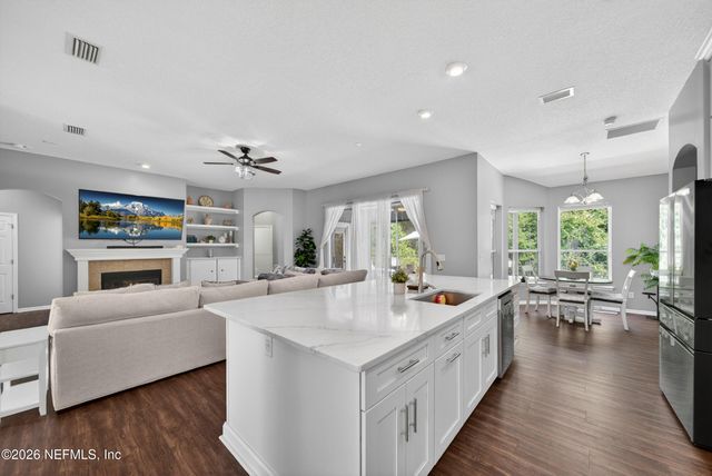 885 CORSICA Lane, Jacksonville, FL 32218