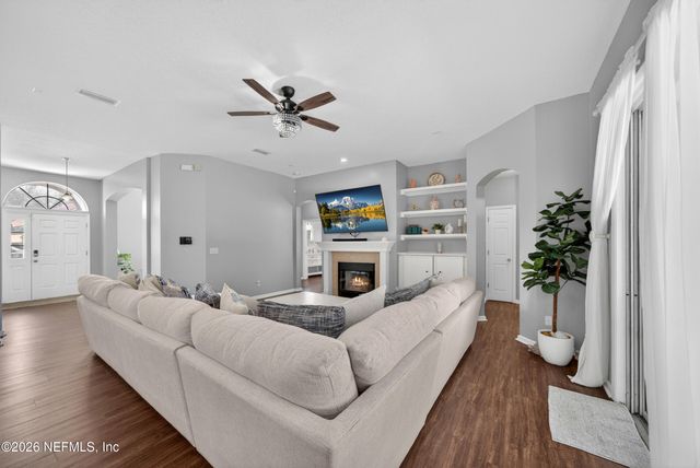 885 CORSICA Lane, Jacksonville, FL 32218