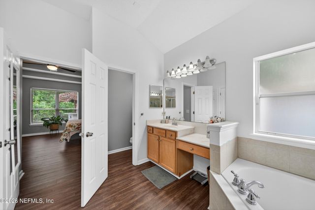 885 CORSICA Lane, Jacksonville, FL 32218