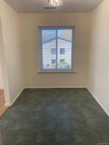 79 Birchwood Rd, Coram, NY 11727