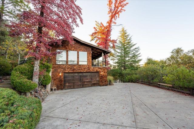 11817 Warbler Way, Penn Valley, CA 95946