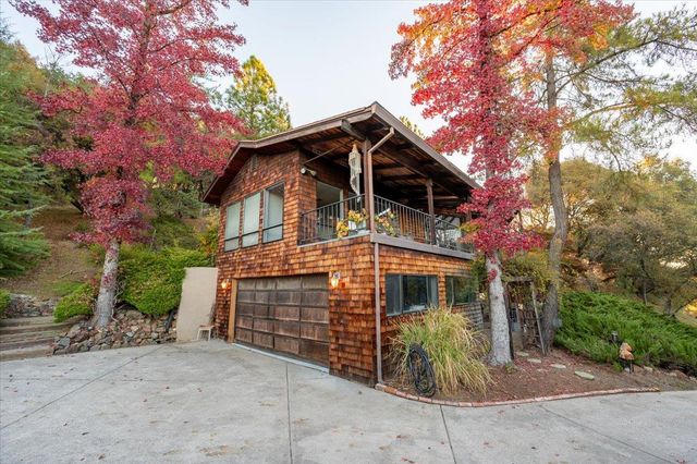 11817 Warbler Way, Penn Valley, CA 95946