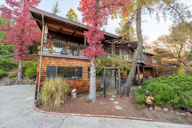 11817 Warbler Way, Penn Valley, CA 95946