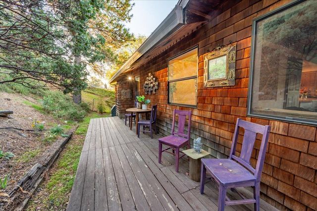 11817 Warbler Way, Penn Valley, CA 95946