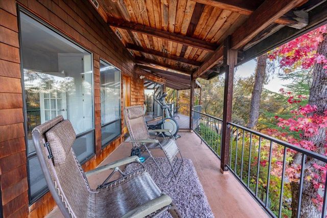 11817 Warbler Way, Penn Valley, CA 95946