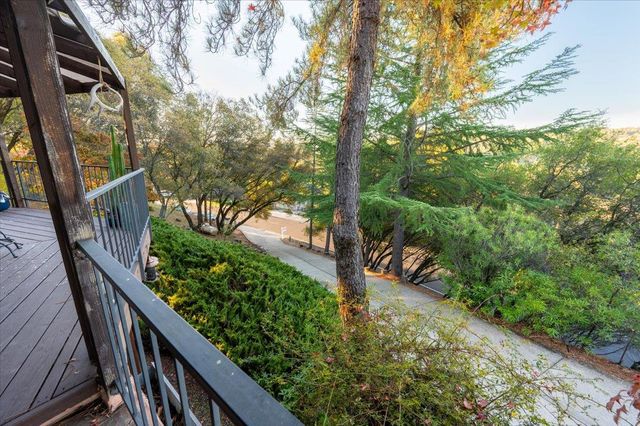 11817 Warbler Way, Penn Valley, CA 95946