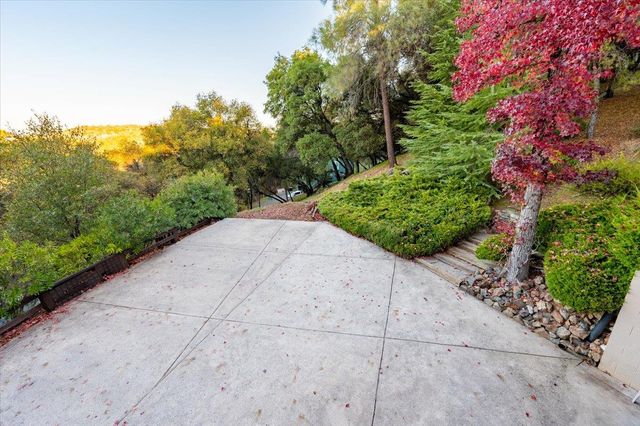 11817 Warbler Way, Penn Valley, CA 95946