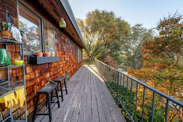 11817 Warbler Way, Penn Valley, CA 95946