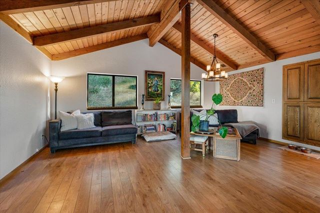 11817 Warbler Way, Penn Valley, CA 95946