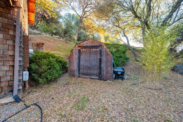 11817 Warbler Way, Penn Valley, CA 95946