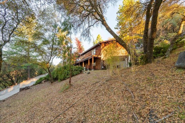 11817 Warbler Way, Penn Valley, CA 95946