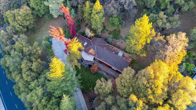 11817 Warbler Way, Penn Valley, CA 95946