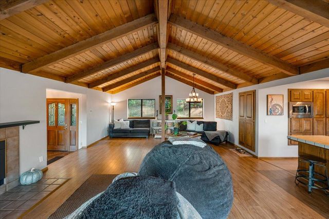 11817 Warbler Way, Penn Valley, CA 95946