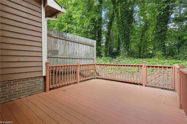 656 Rock Garden Circle, Winston-salem, NC 27104