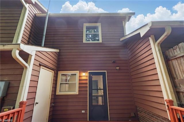 656 Rock Garden Circle, Winston-salem, NC 27104