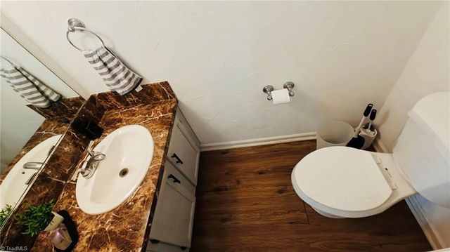 656 Rock Garden Circle, Winston-salem, NC 27104