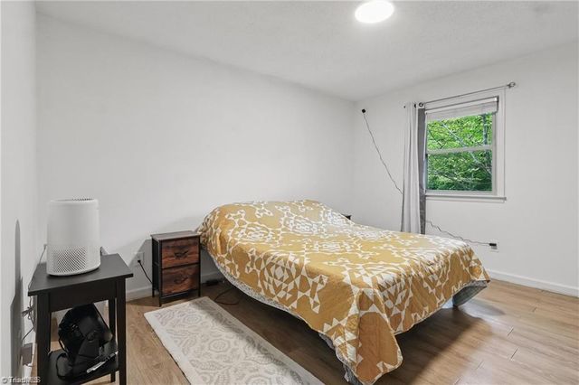 656 Rock Garden Circle, Winston-salem, NC 27104