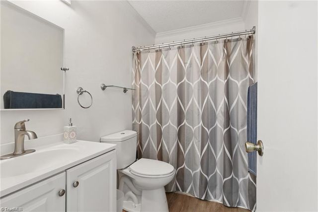 656 Rock Garden Circle, Winston-salem, NC 27104