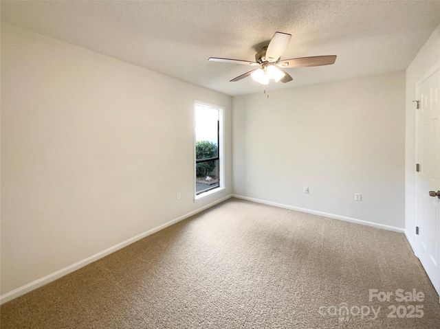 7116 Winery Lane, Charlotte, NC 28227