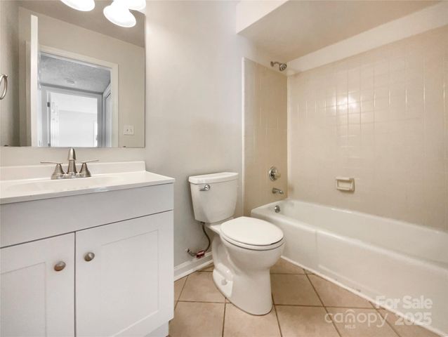 7116 Winery Lane, Charlotte, NC 28227