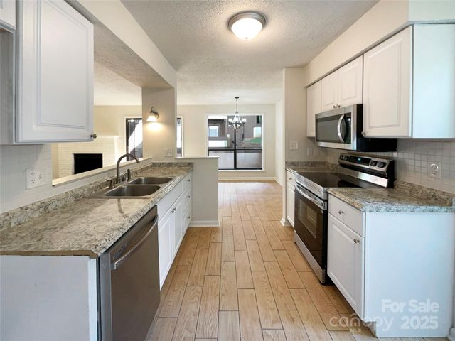 7116 Winery Lane, Charlotte, NC 28227