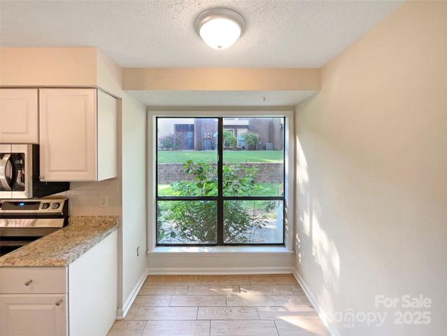 7116 Winery Lane, Charlotte, NC 28227