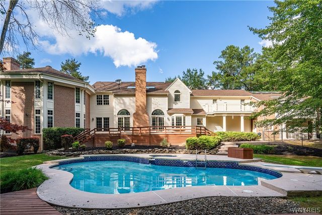 76 Tanglewood Drive West, Orchard Park, NY 14127