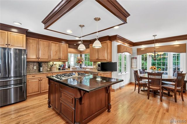 76 Tanglewood Drive West, Orchard Park, NY 14127