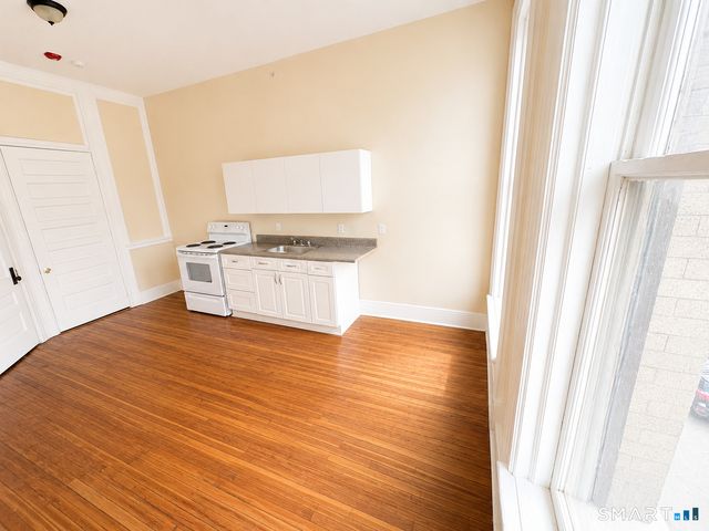 105 Bank Street 2G, Waterbury, CT 06702