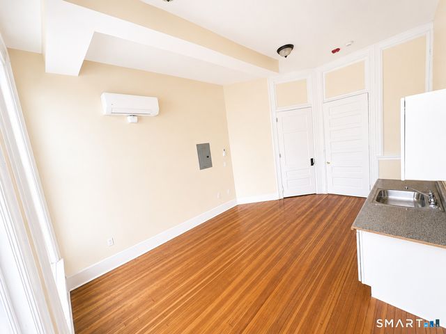 105 Bank Street 2G, Waterbury, CT 06702