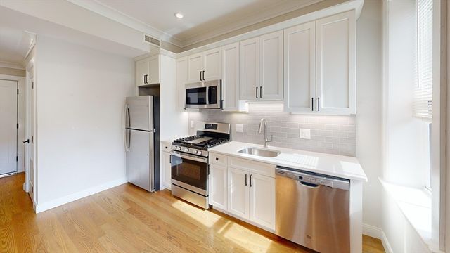 191 Porter St. 4, Boston, MA 02128