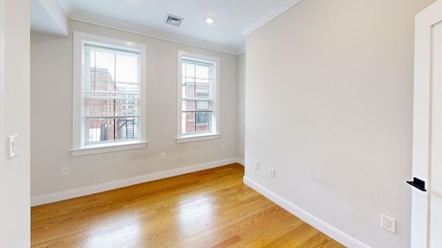 191 Porter St. 4, Boston, MA 02128