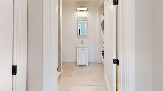 191 Porter St. 4, Boston, MA 02128