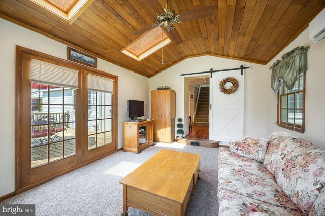 4664 BERGSTROM RD, Doylestown, PA 18902