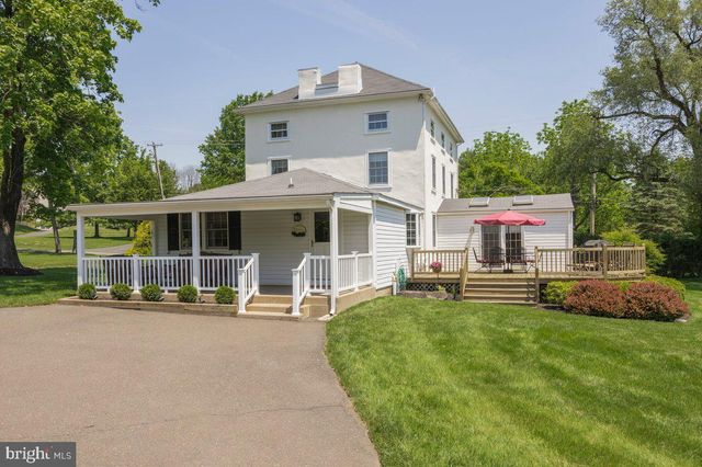 4664 BERGSTROM RD, Doylestown, PA 18902