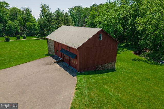 4664 BERGSTROM RD, Doylestown, PA 18902
