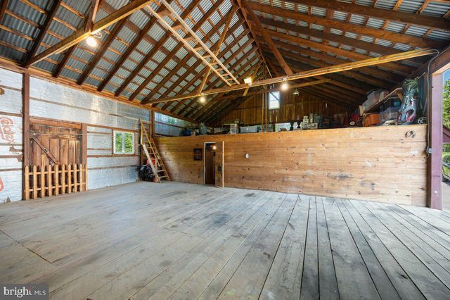 4664 BERGSTROM RD, Doylestown, PA 18902