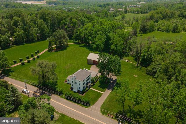4664 BERGSTROM RD, Doylestown, PA 18902