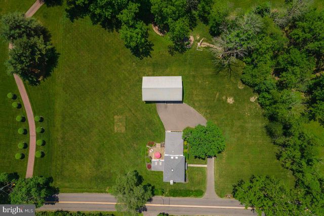 4664 BERGSTROM RD, Doylestown, PA 18902