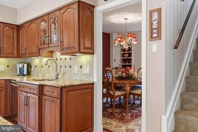 4664 BERGSTROM RD, Doylestown, PA 18902