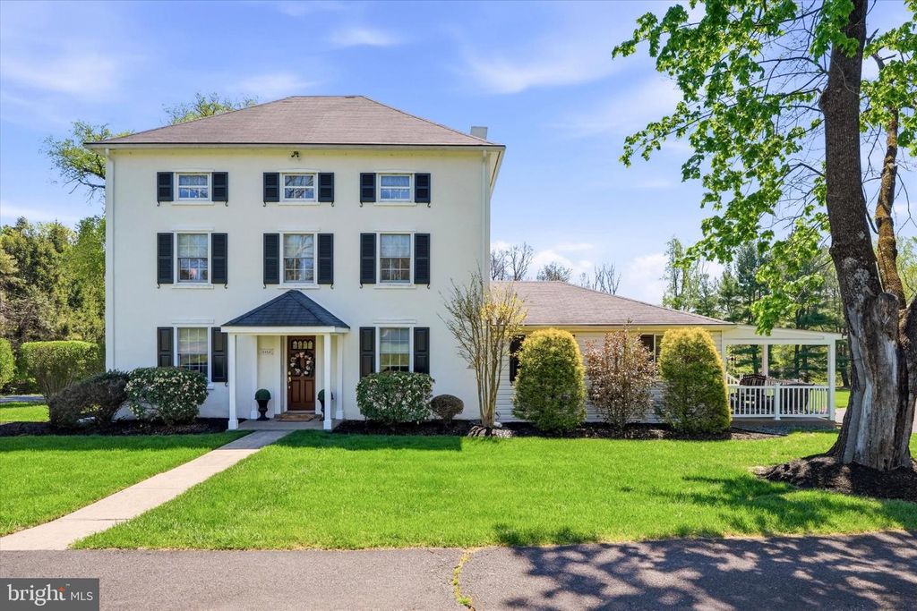 4664 BERGSTROM RD, Doylestown, PA 18902