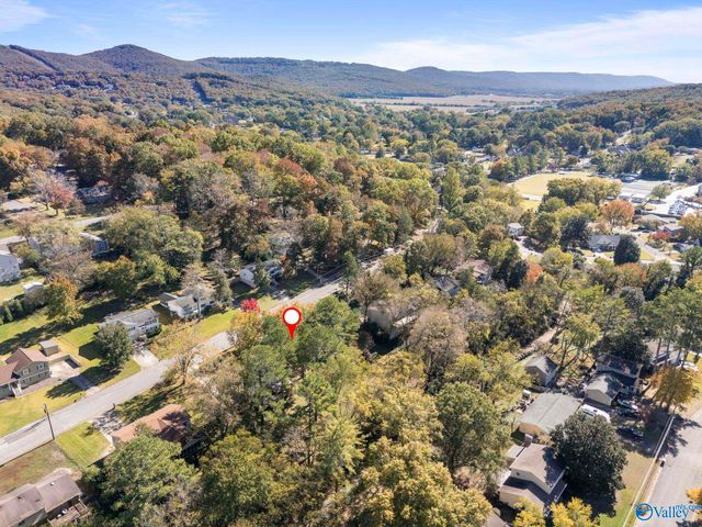 2708 Briarwood Drive SE, Huntsville, AL 35801