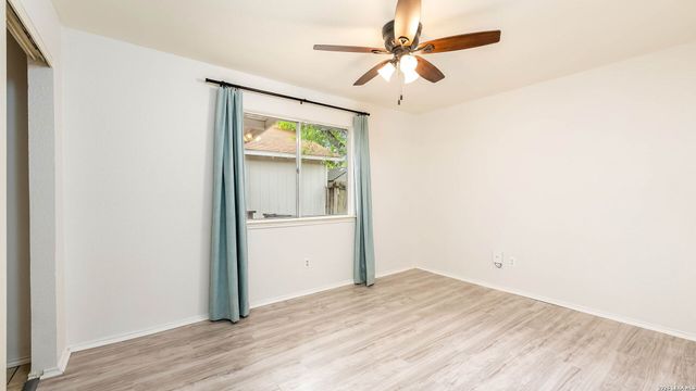 15527 Knollglade, San Antonio, TX 78247