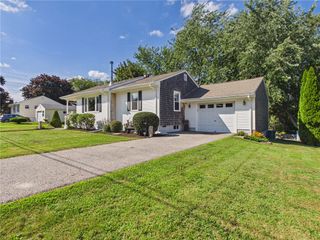 96 Lepes Road, Tiverton, RI 02878