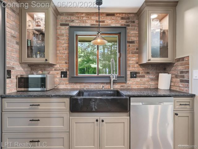 3700 Napier Road, Canton Charter Township, MI 48187